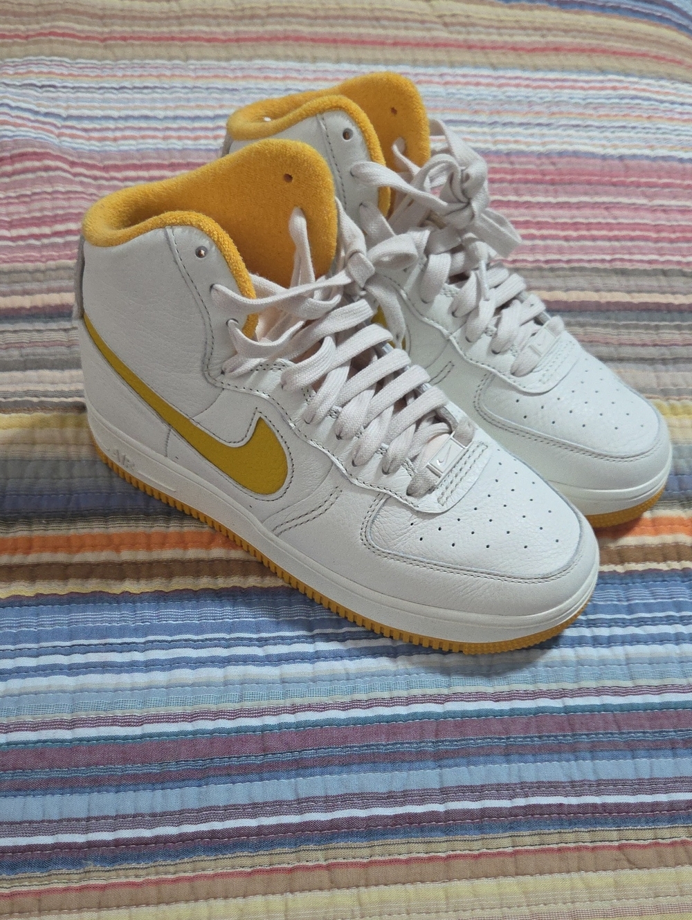 Nike High Top Sneakers - White & Mustard JORDANS